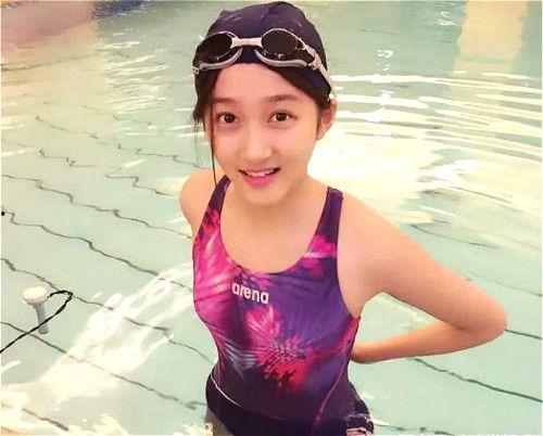 今日吃瓜关晓彤迪丽热巴,娱乐圈新瓜热议，谁是新一代流量女王？