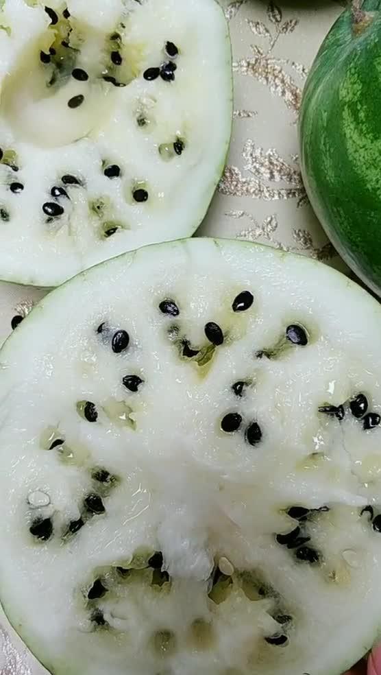 黑瓜里面的籽怎么吃的,解锁美味新境界