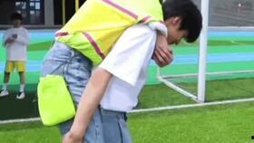 吃瓜爆料刘耀文宋亚轩,瓜田李下，揭秘娱乐圈的甜蜜纠葛